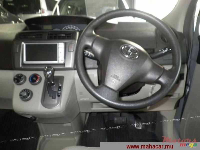 2010' Toyota Passo Sette photo #6