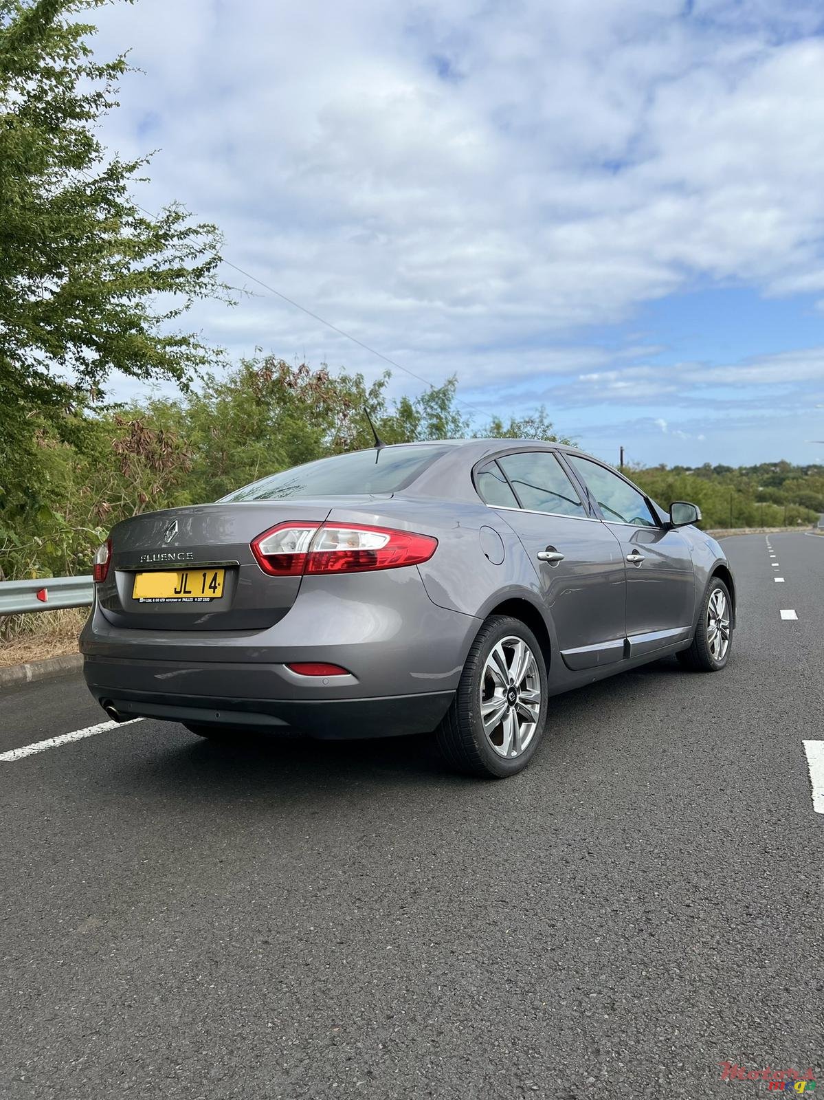 2014' Renault Fluence photo #4
