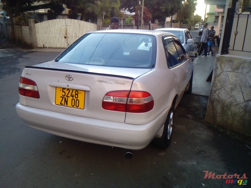 2000' Toyota Corolla photo #2