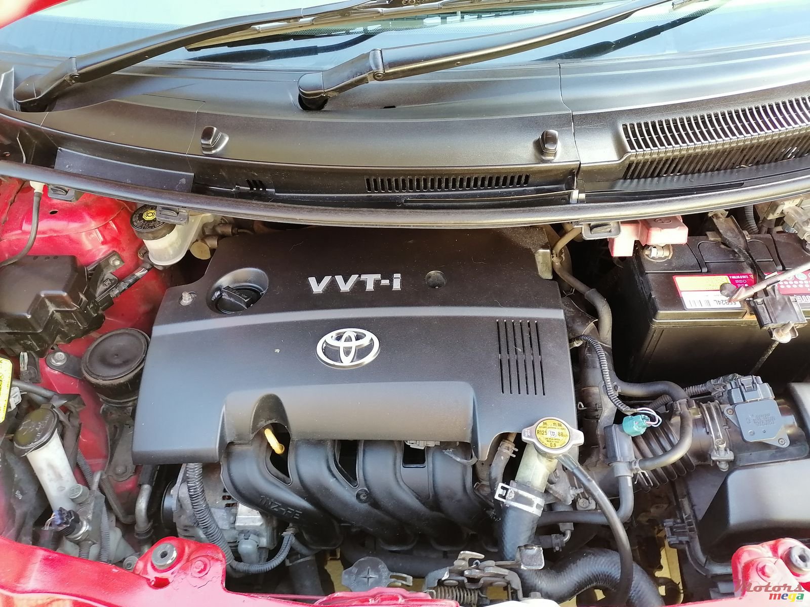 2009' Toyota Vitz photo #2