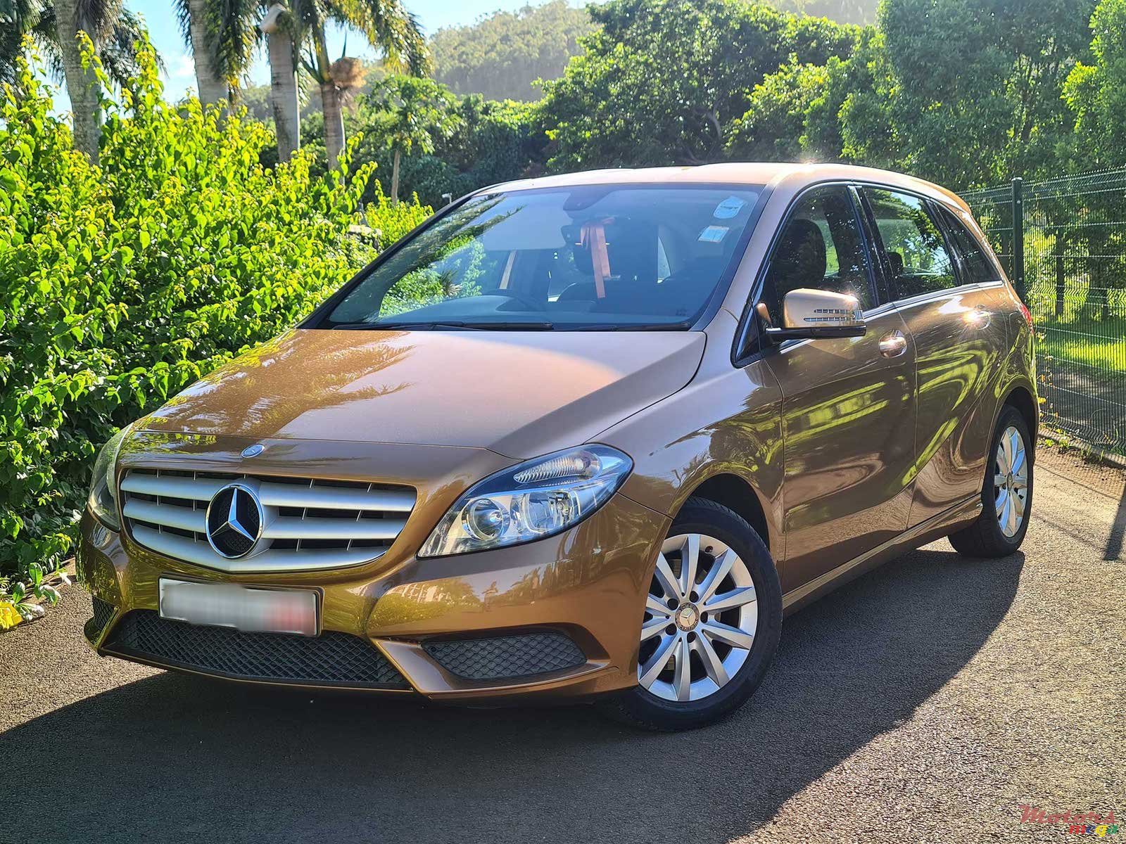 2014' Mercedes-Benz B 200 photo #1