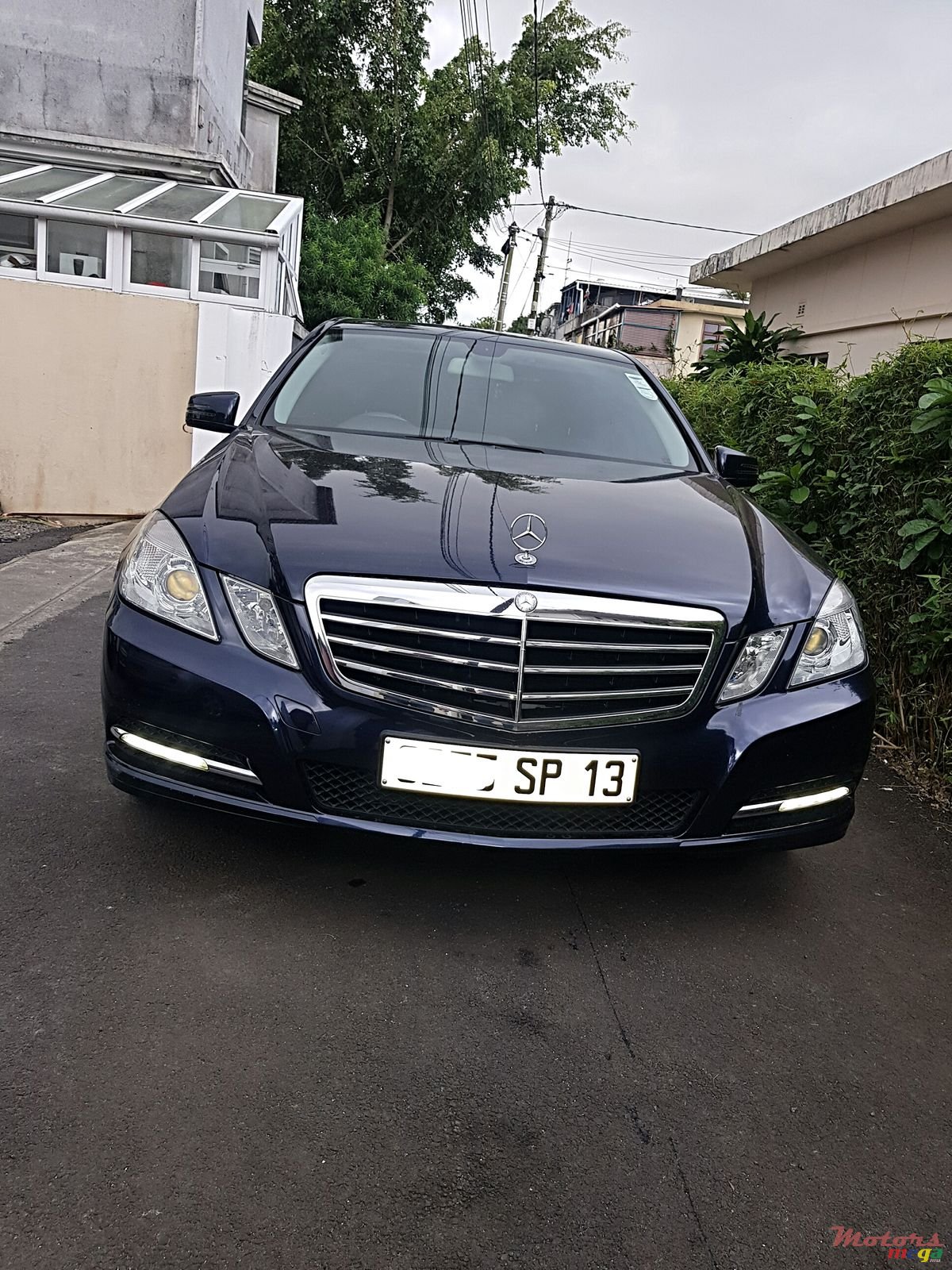 2013' Mercedes-Benz E250 photo #2