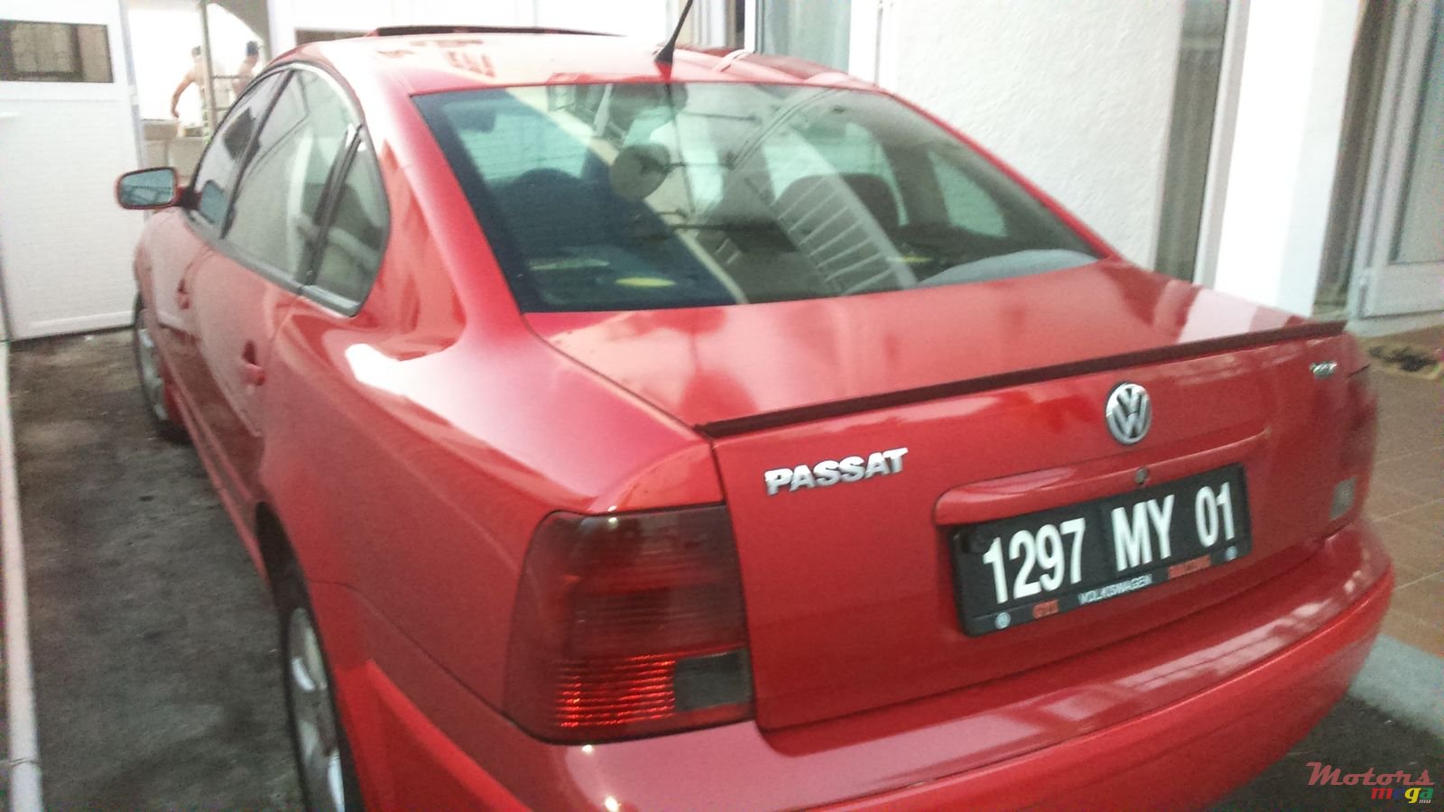 2001' Volkswagen Passat 1900 TDI photo #6