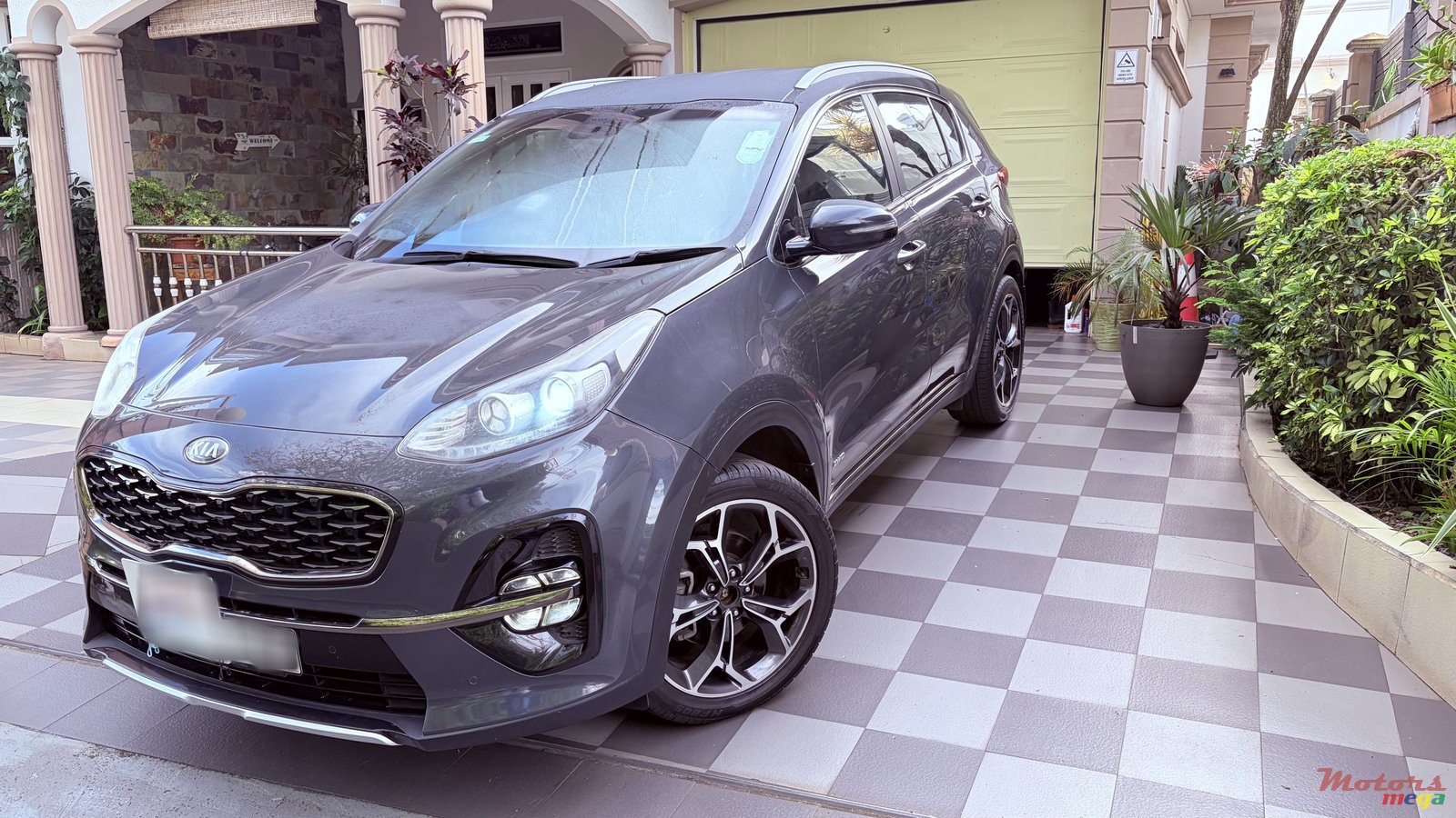 2019' Kia Grand Sportage photo #2