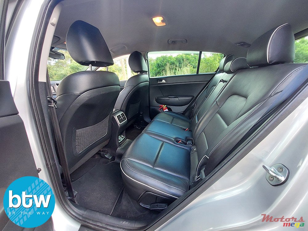 2017' Kia Sportage photo #5