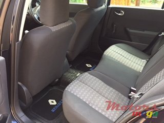 2007' Renault Megane photo #2