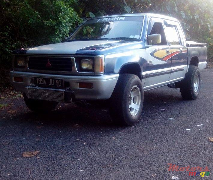 1993' Mitsubishi Truck photo #7