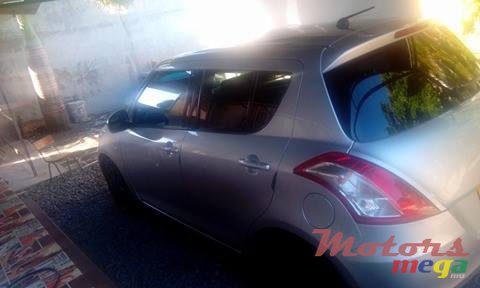 2011' Suzuki Swift photo #1