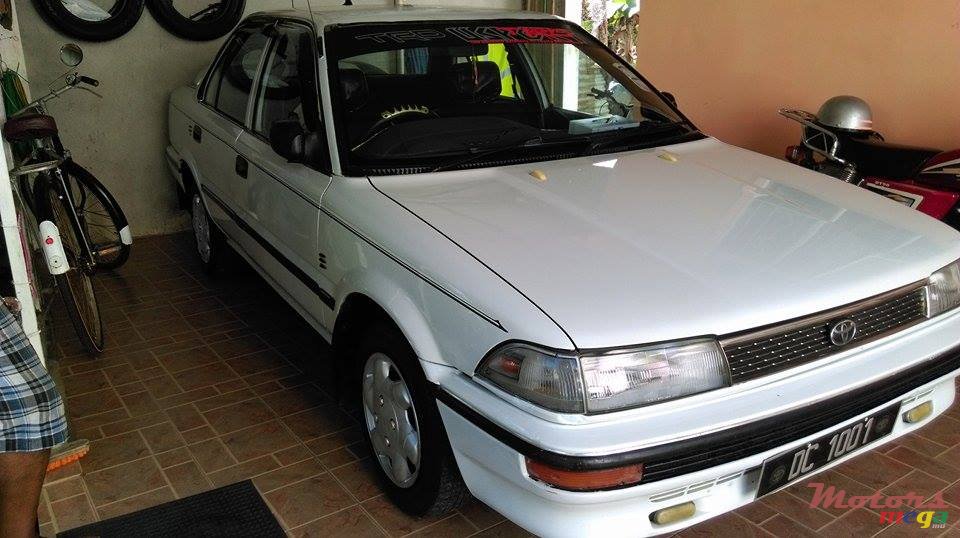 1990' Toyota Corolla photo #2