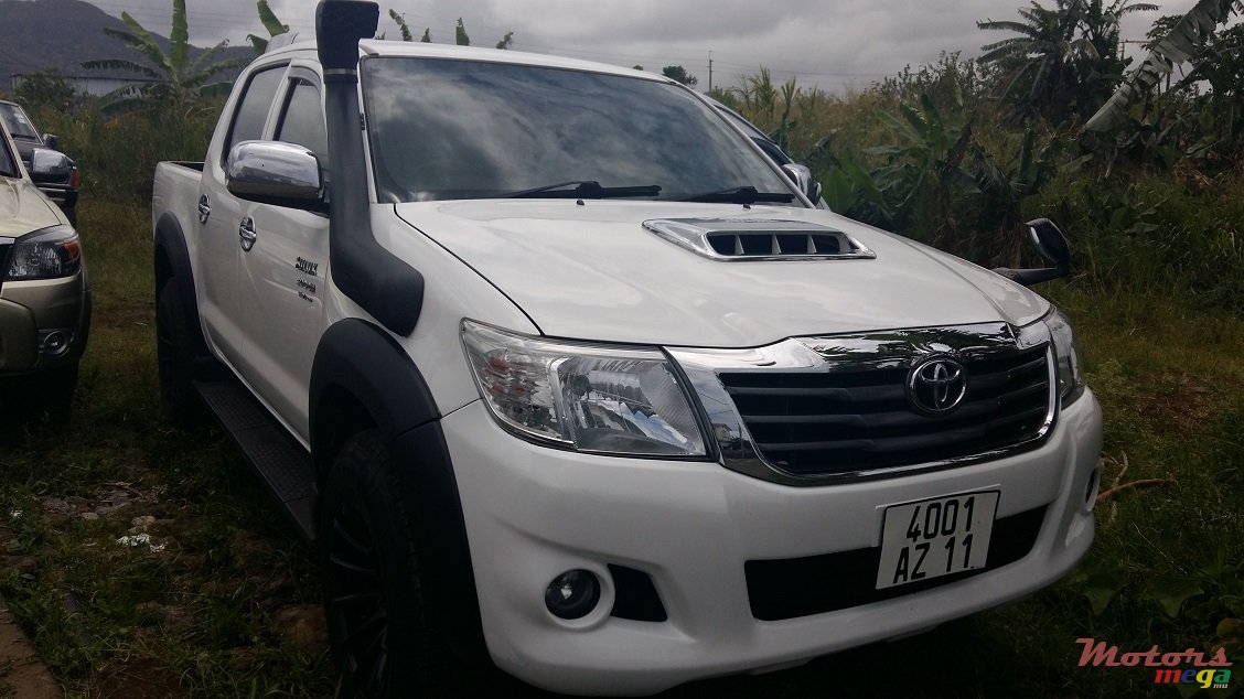 2011' Toyota hilux 3.2 turbo intercooler photo #1
