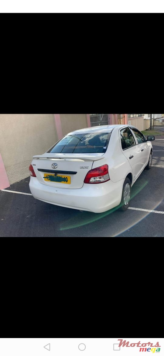 2010' Toyota Yaris photo #1