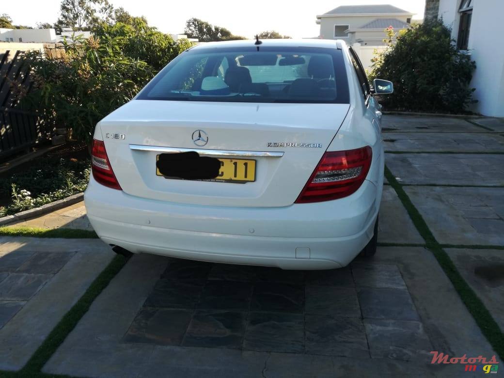 2011' Mercedes-Benz C-Class photo #3