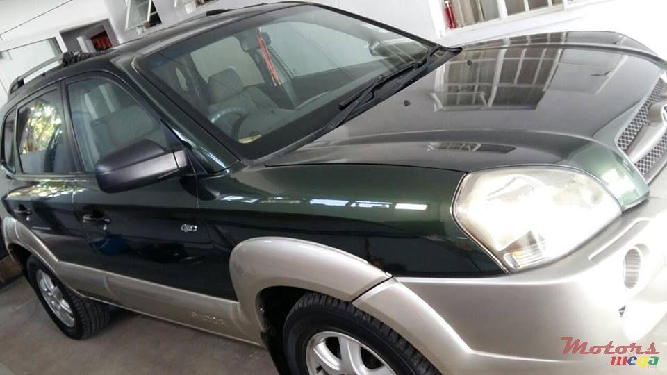 2005' Hyundai Tucson photo #1