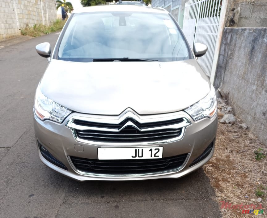 2012' Citroen C4 photo #1