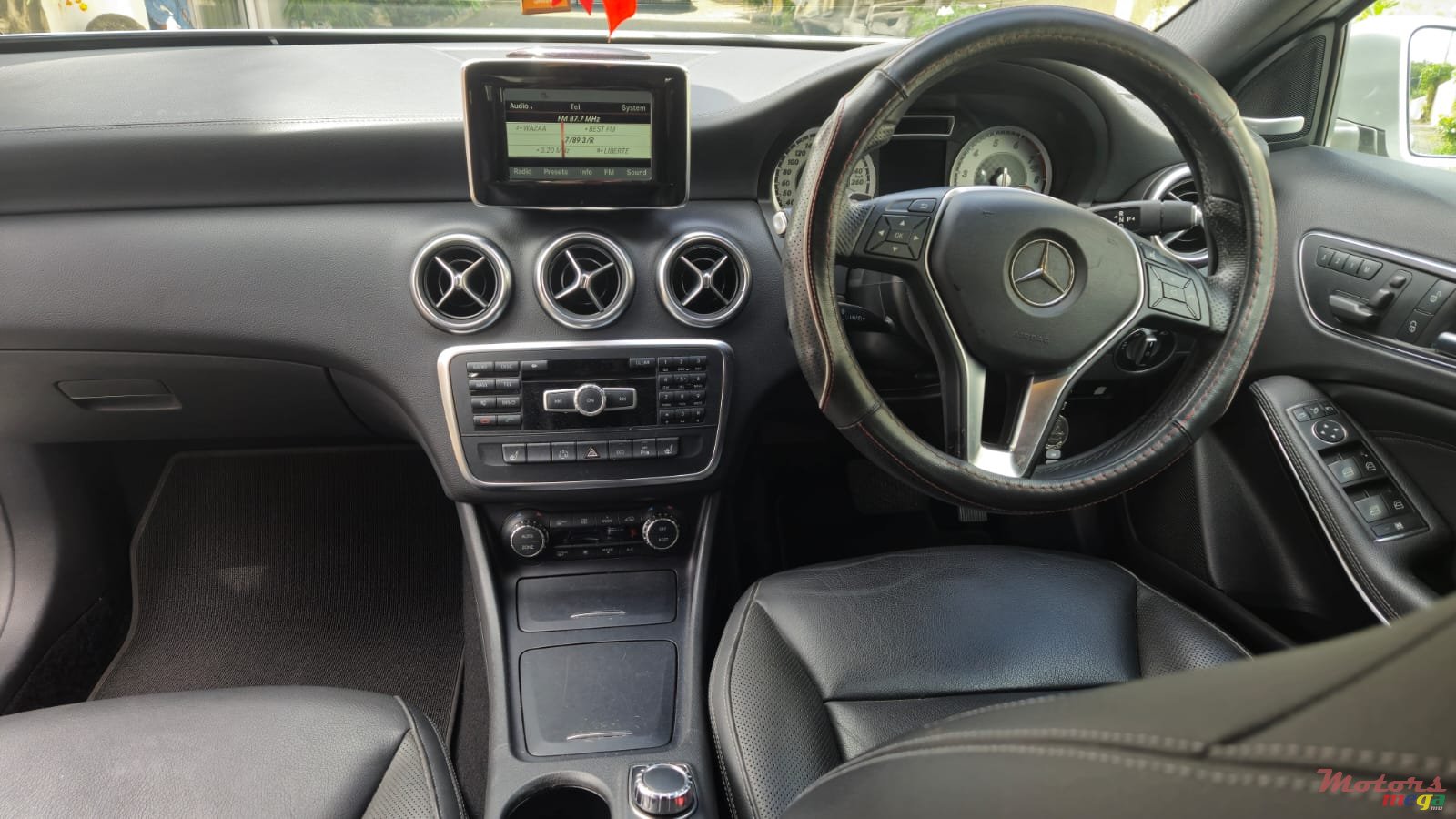 2014' Mercedes-Benz A 200 photo #6