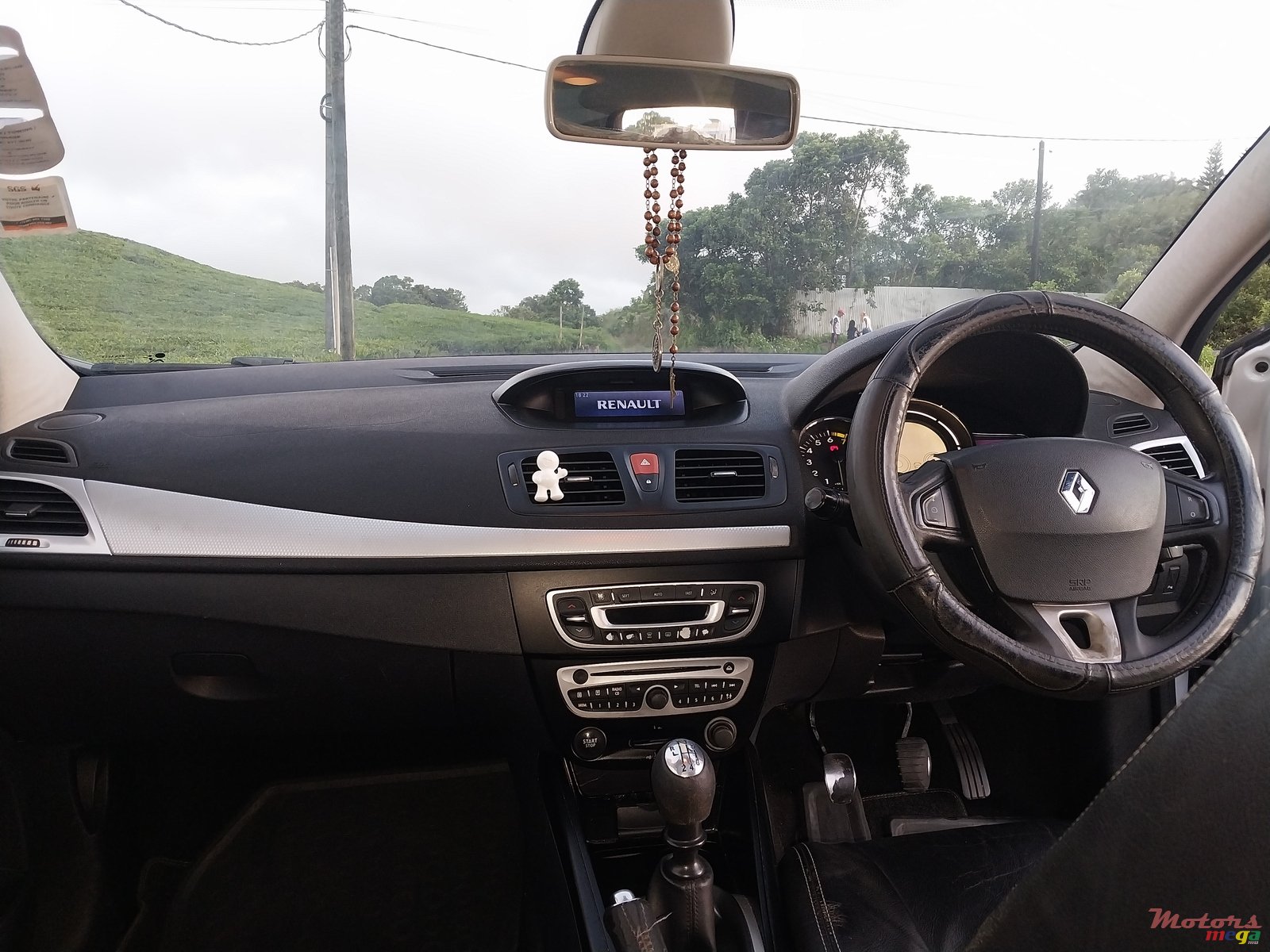 2009' Renault Megane RS photo #7