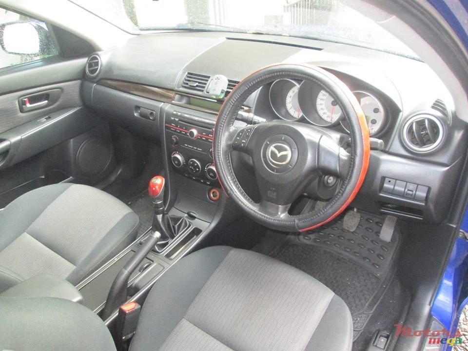 2007' Mazda Axela photo #3