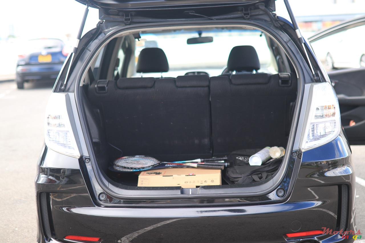 2013' Honda Fit RS Hybrid photo #6