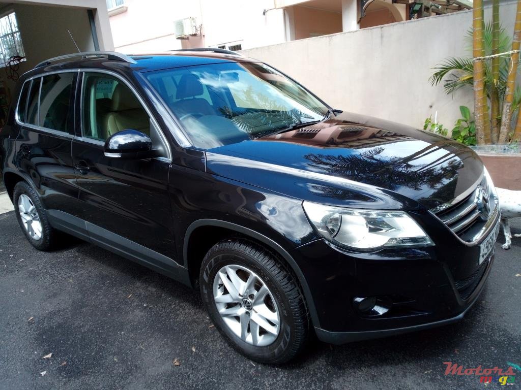 2010' Volkswagen Tiguan 1.4 TSi photo #1