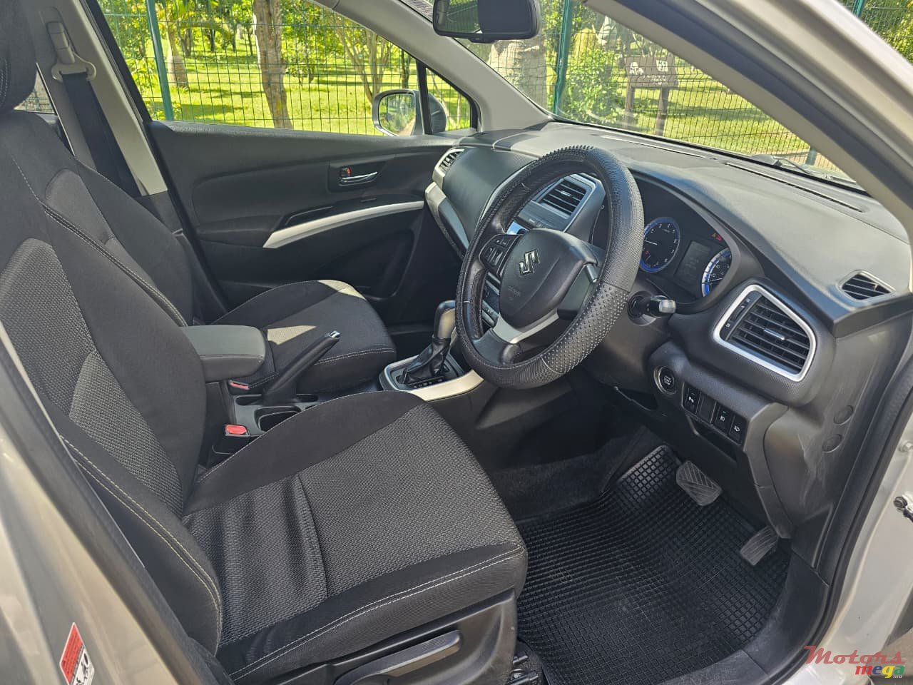 2015' Suzuki SX4 S-Cross 1.6 photo #6