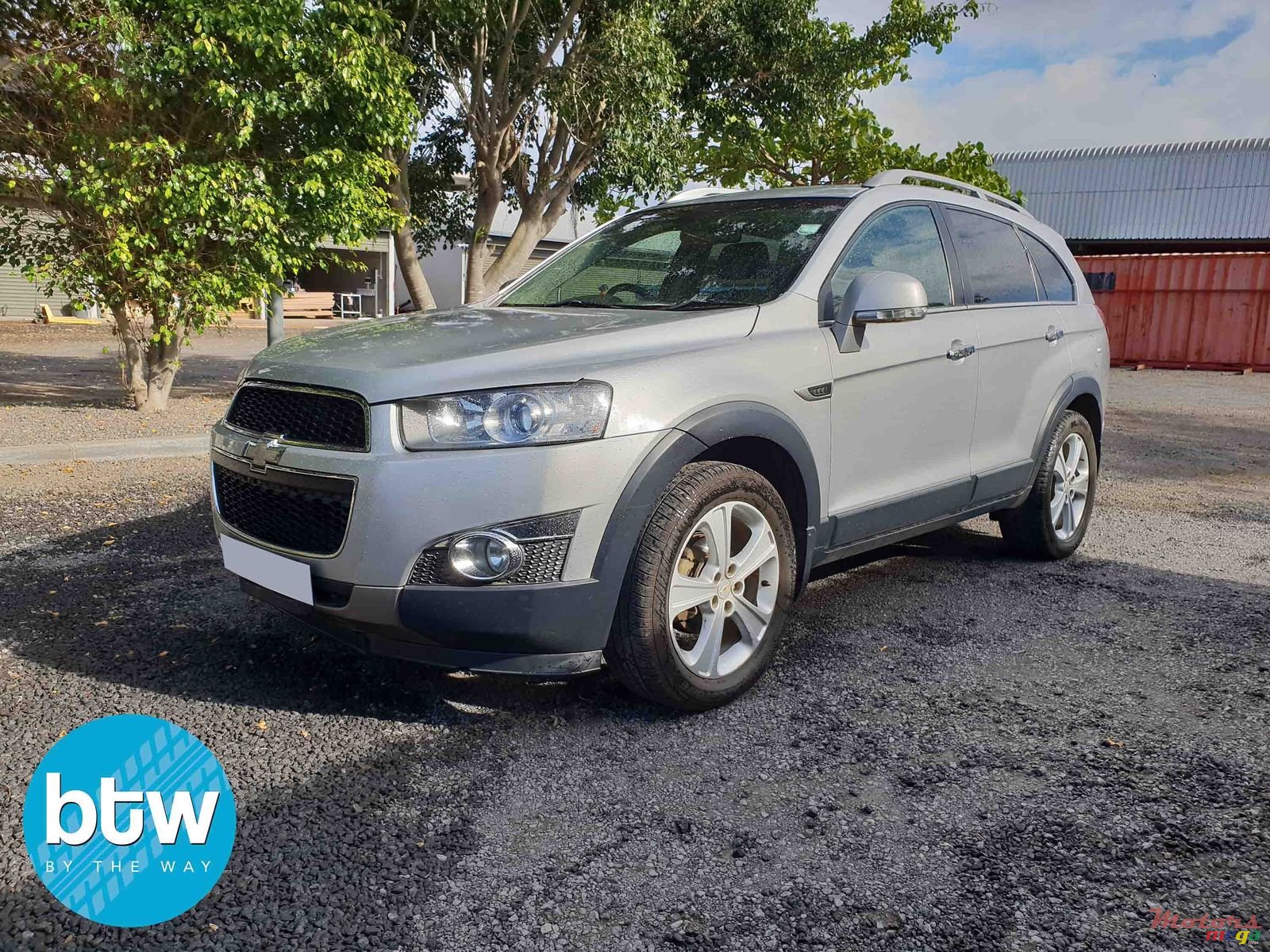 2011' Chevrolet Captiva photo #1