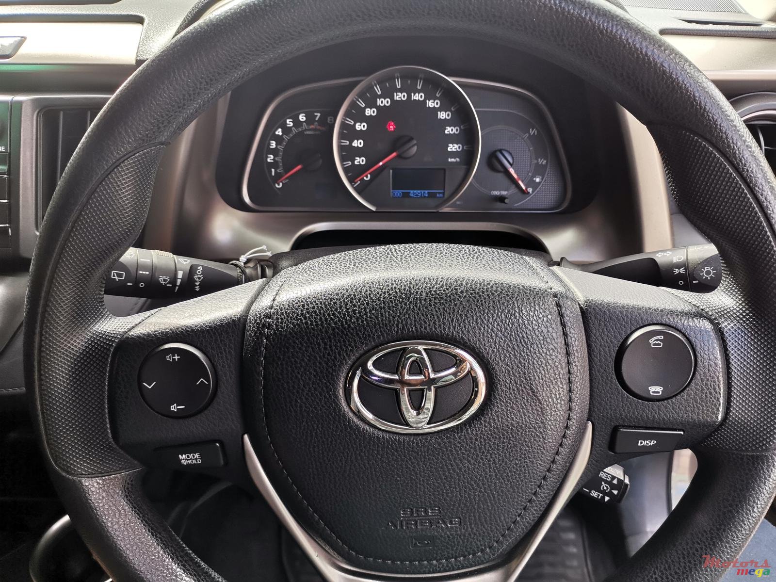 2015' Toyota RAV4 photo #4