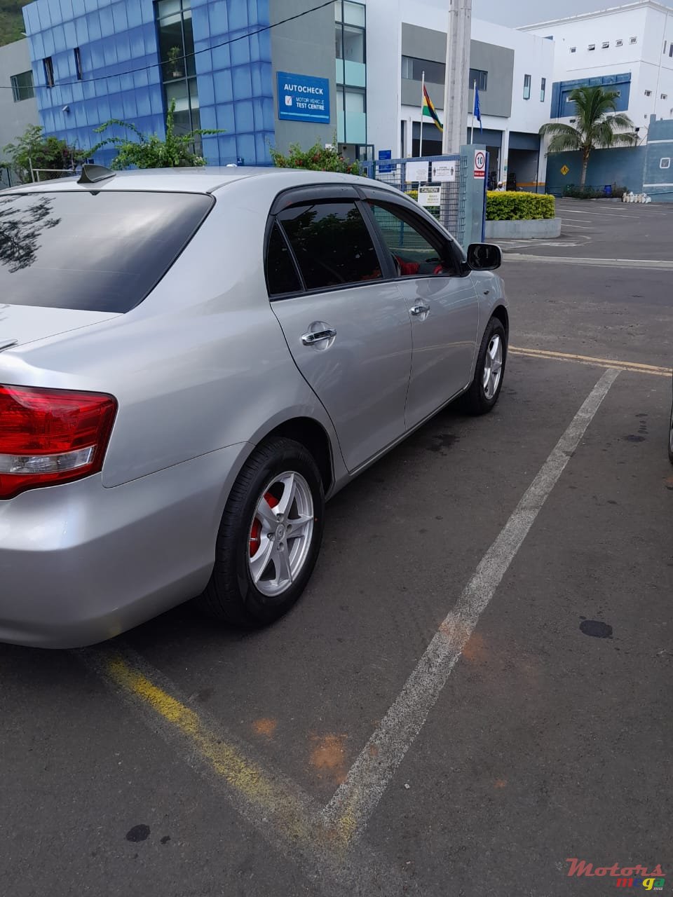 2010' Toyota Axio photo #3