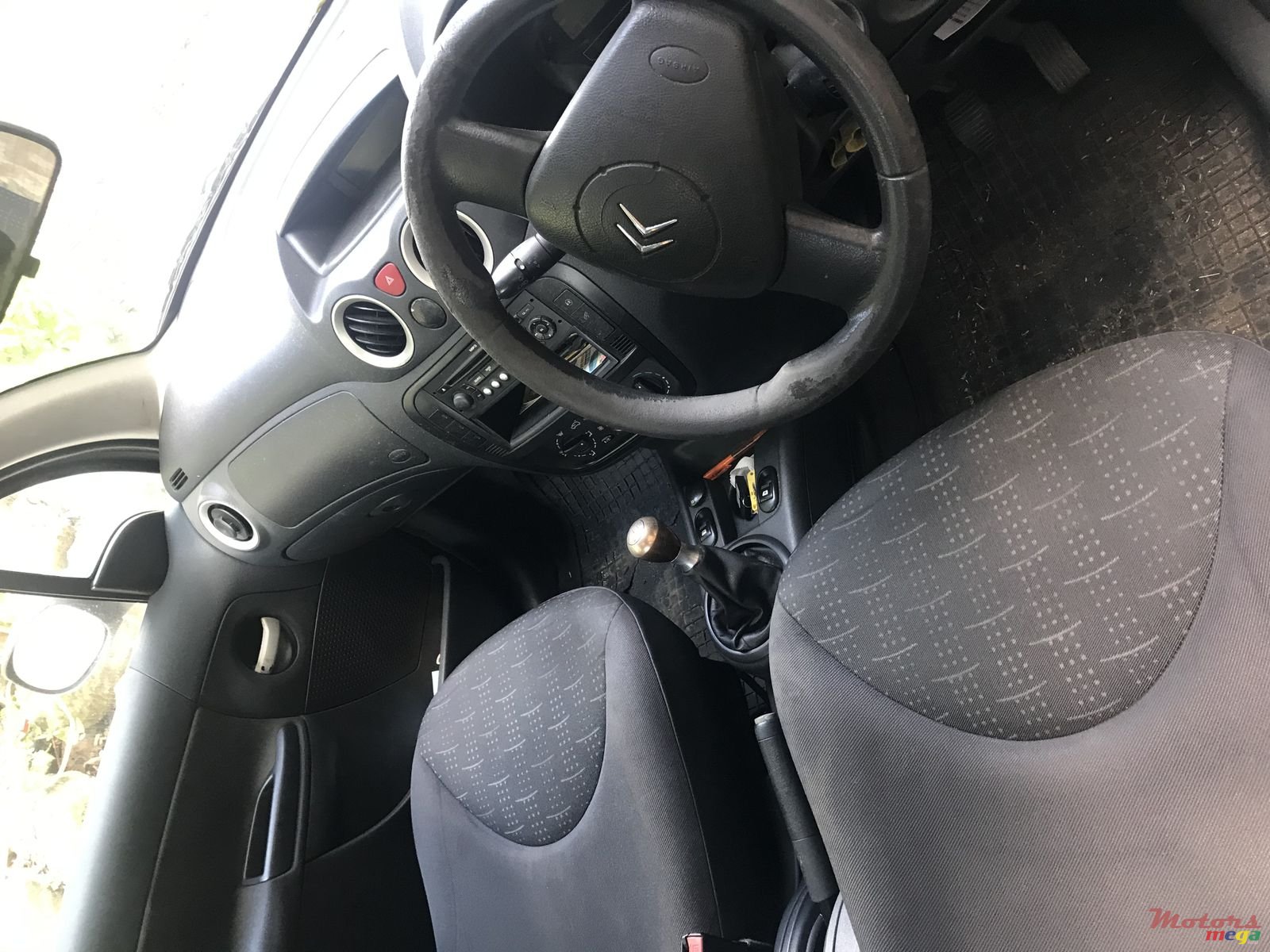 2009' Citroen C3 photo #3