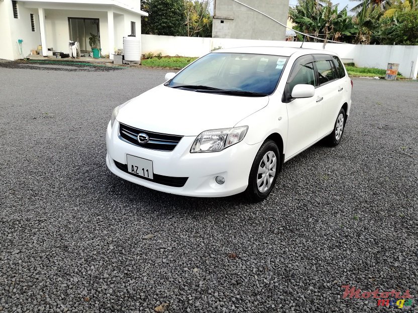 2011' Toyota Fielder AXIO 1.5L JAPAN photo #2