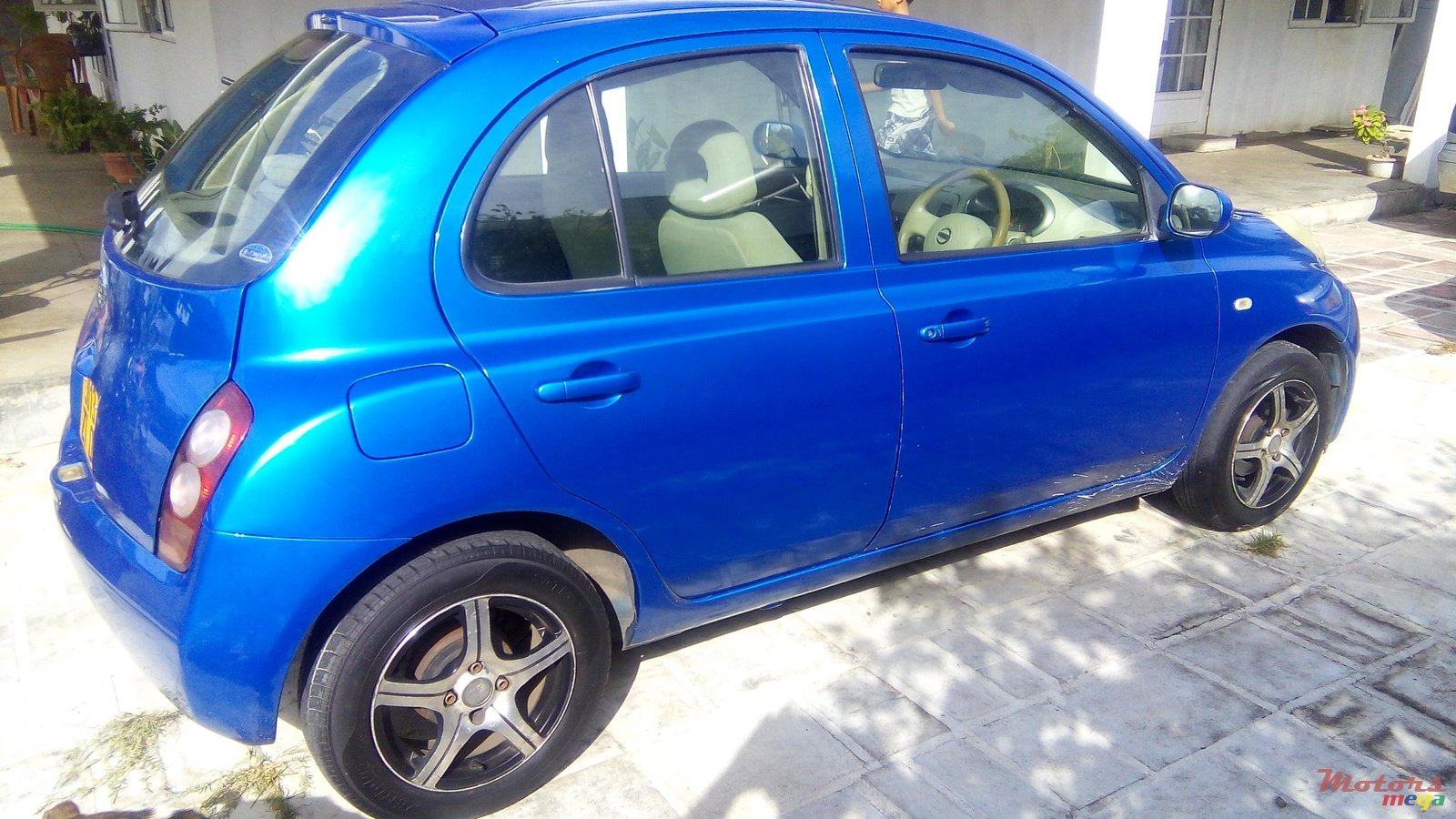 2005' Nissan original photo #3