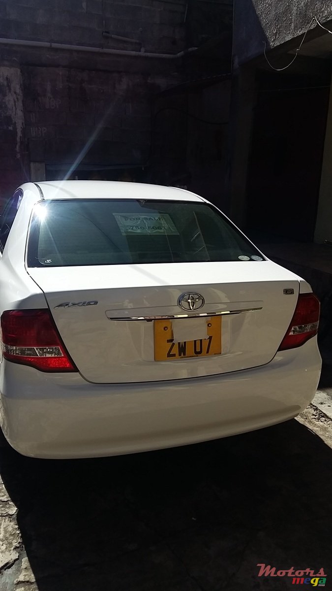 2007' Toyota Axio photo #1