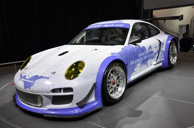 New York 2011: Facebook Porsche 911 GT3 R Hybrid is easy to Like