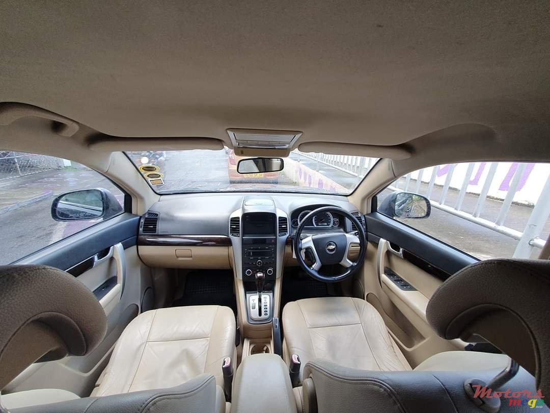 2009' Chevrolet Captiva photo #5