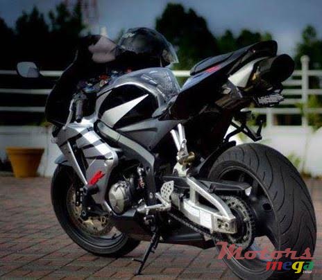 2006' Honda CBR 600rr photo #1