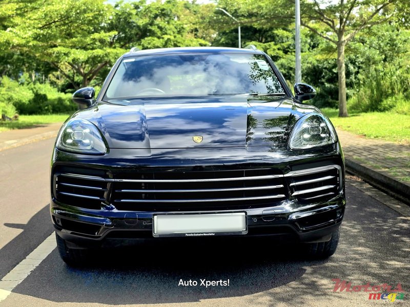 2022' Porsche Cayenne photo #1