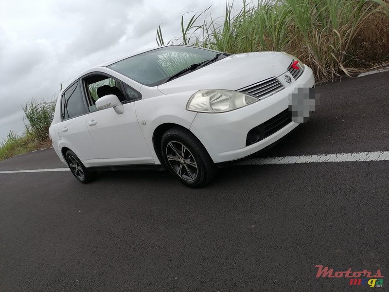 2007' Nissan Tiida photo #2