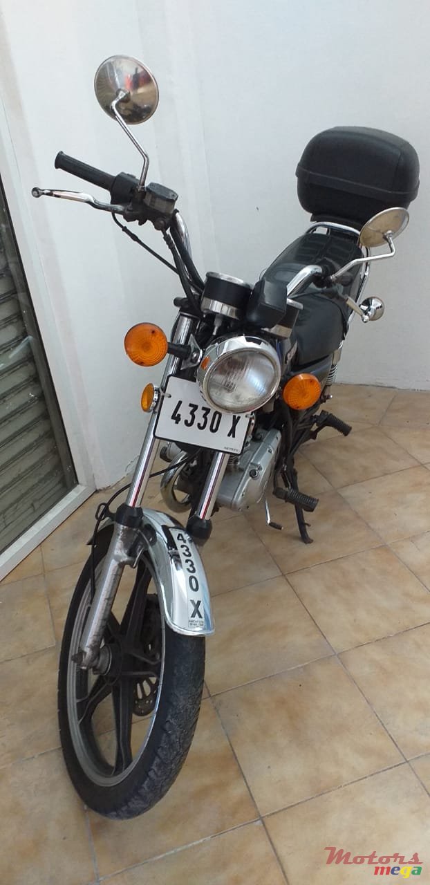 2012' Suzuki photo #2