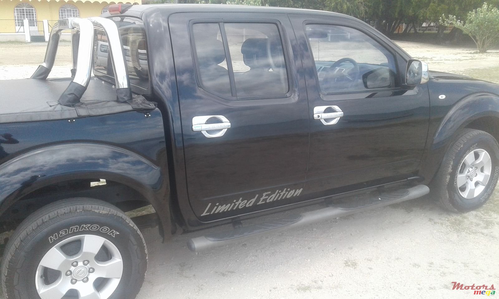 2011' Nissan Navara photo #3