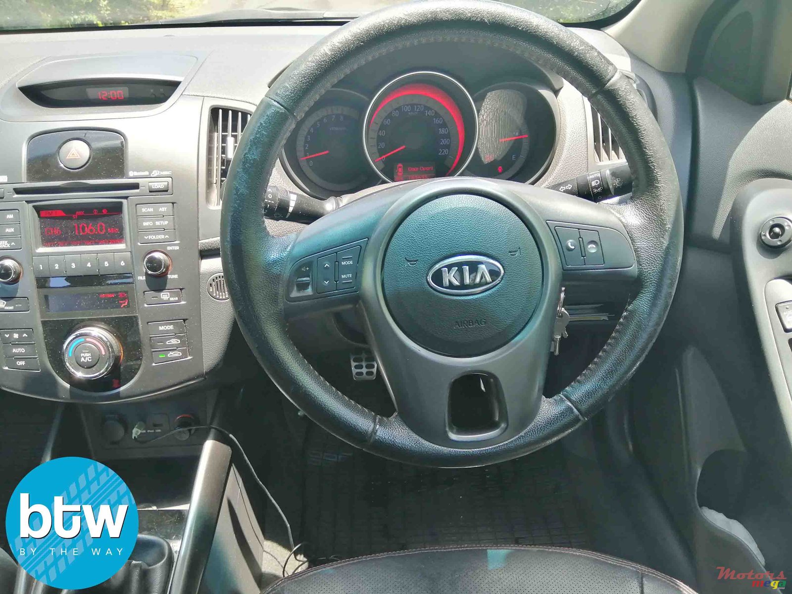 2012' Kia Cerato photo #6