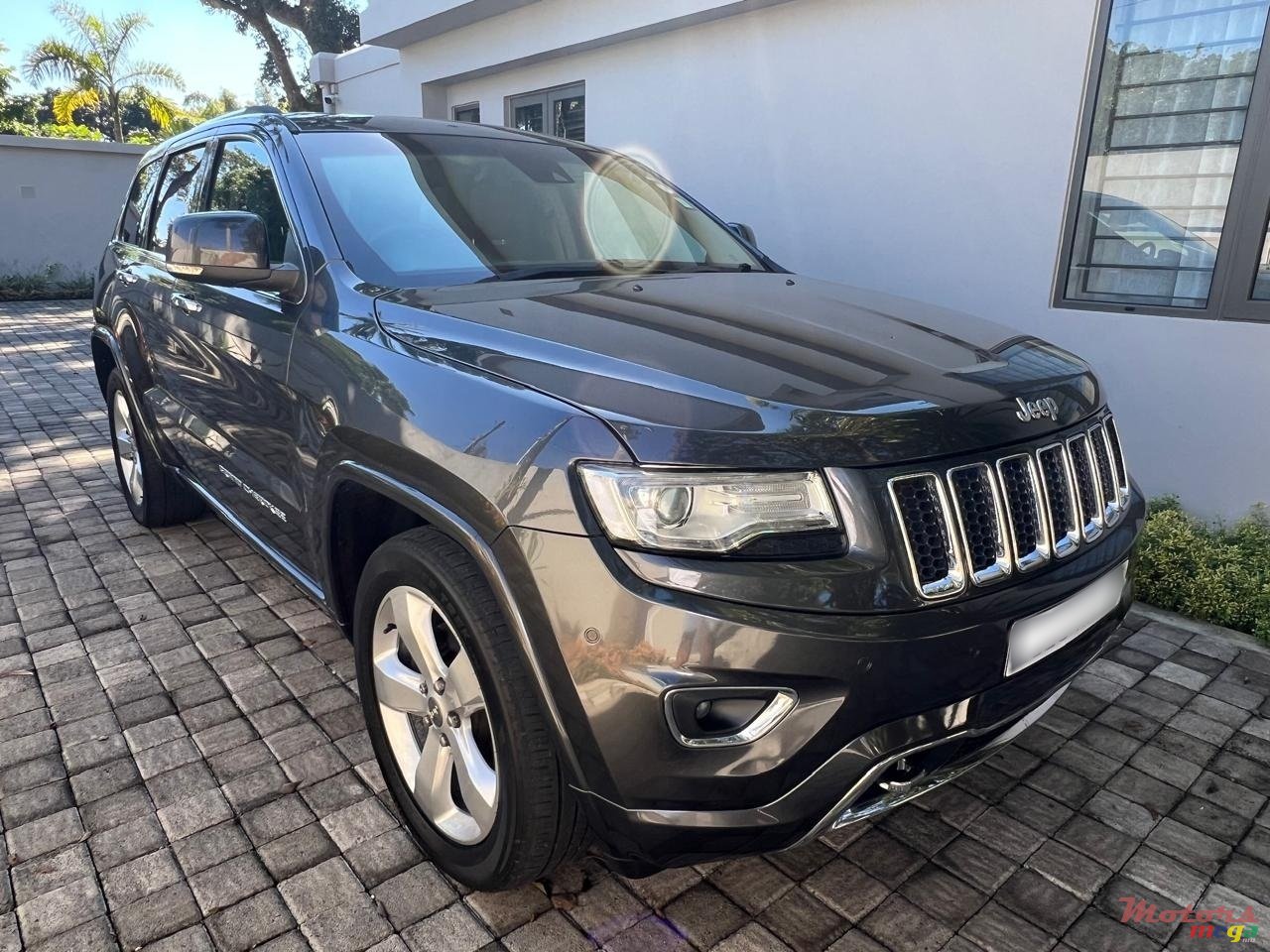 2015' Jeep Grand Cherokee photo #1