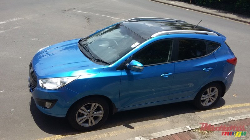 2010' Hyundai ix35 2WD 2000cc Automatic photo #2