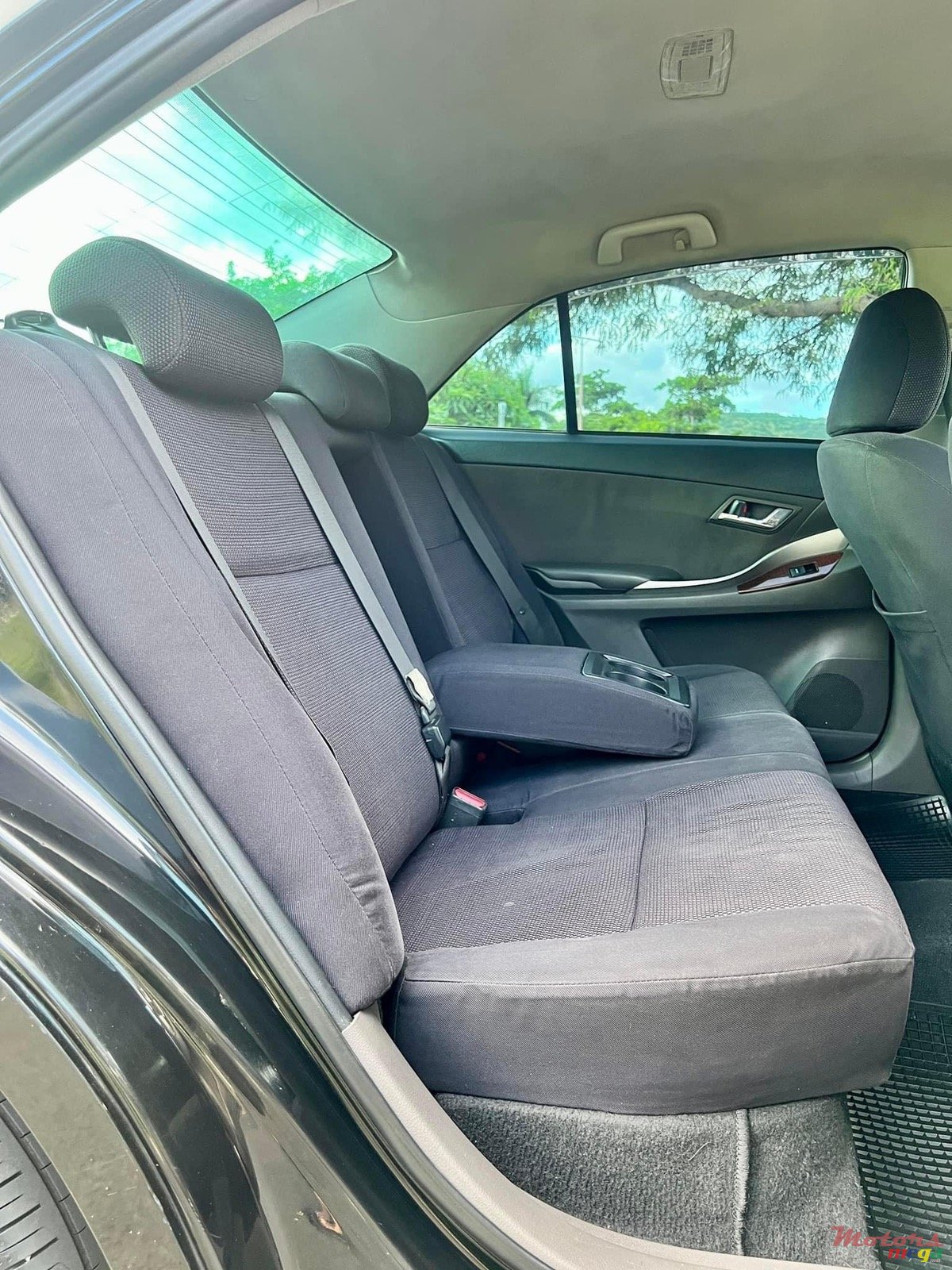 2011' Toyota Allion photo #7