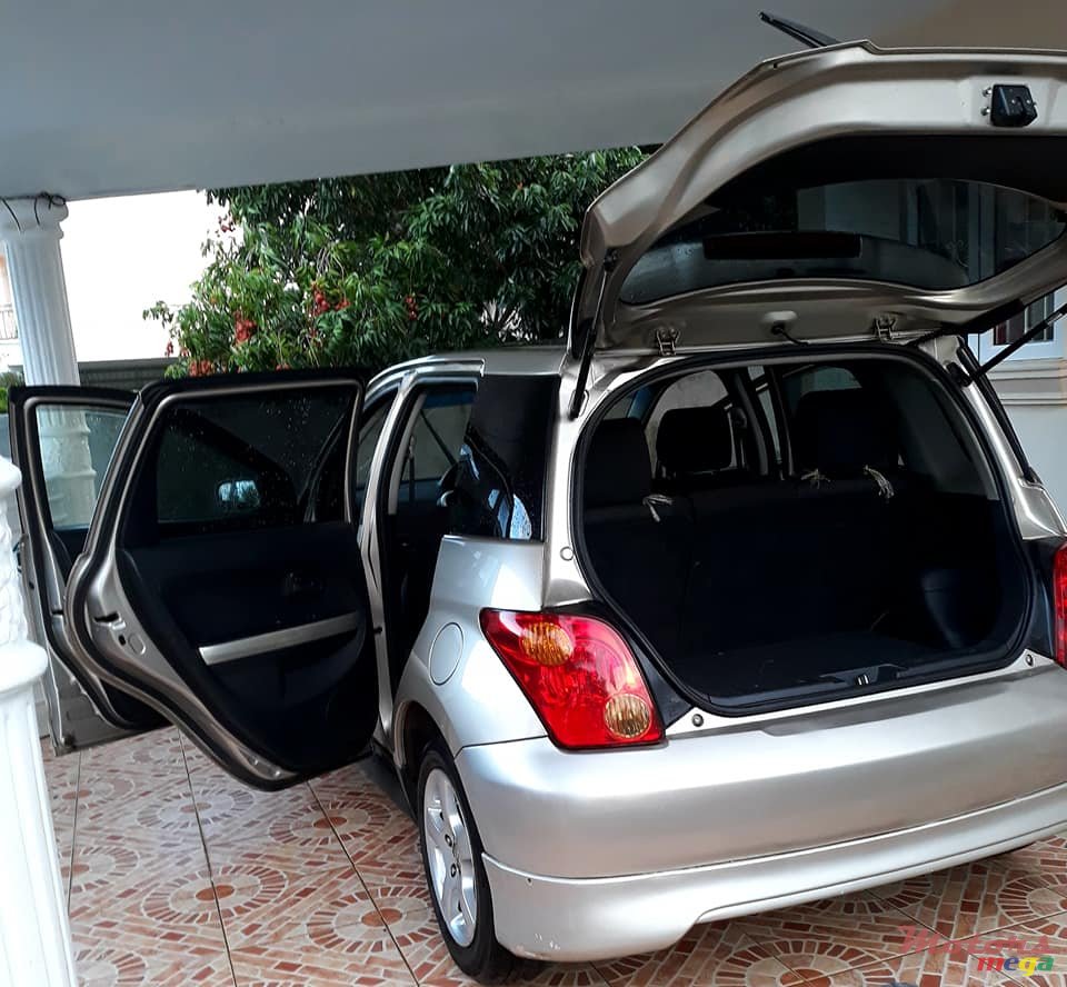 2002' Toyota photo #7