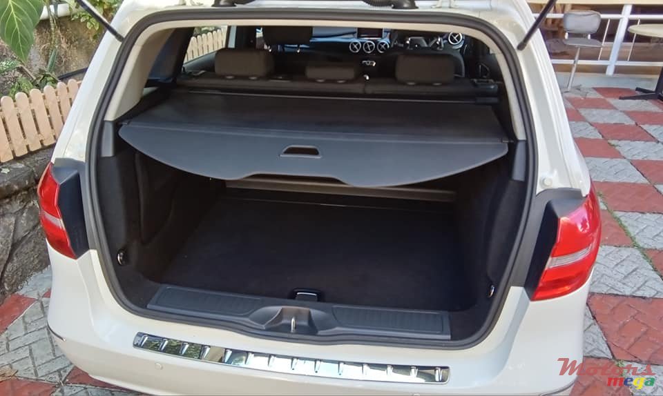 2016' Mercedes-Benz B 200 photo #4