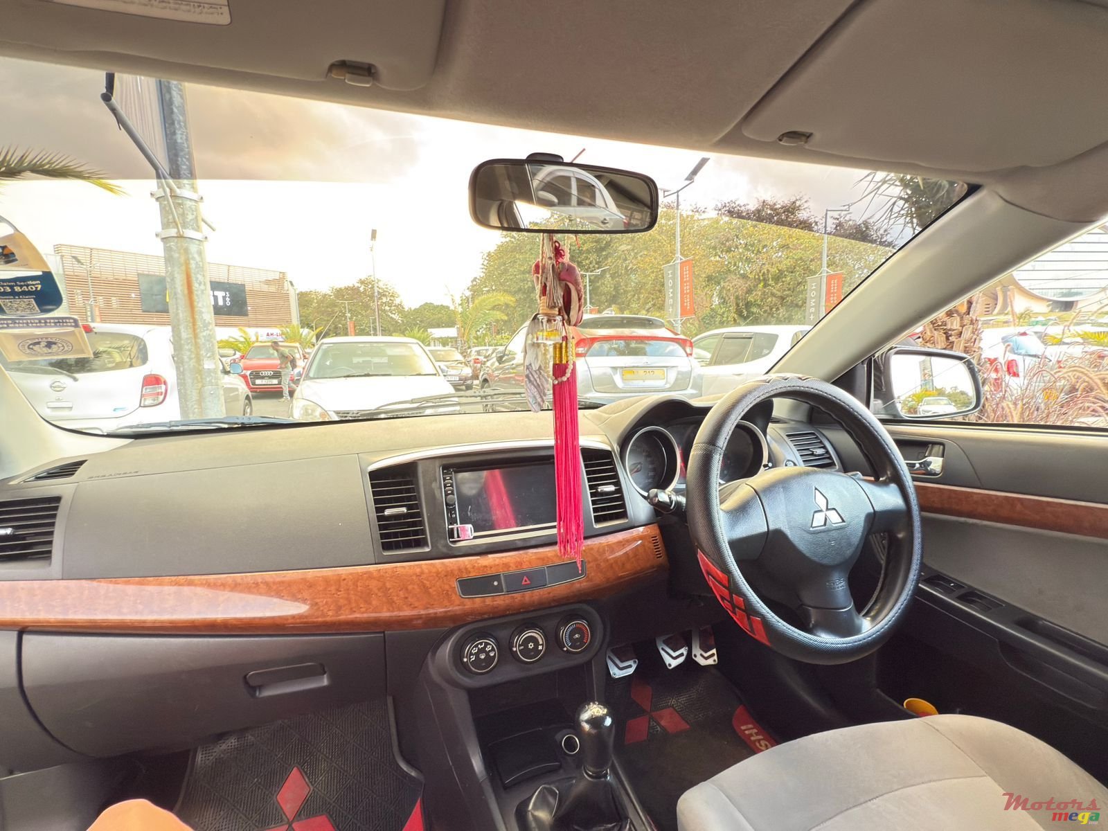 2011' Mitsubishi Lancer EX photo #6