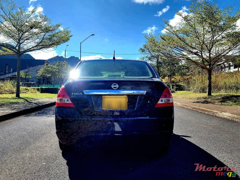 2010' Nissan Tiida photo #4