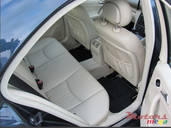 2004' Mercedes-Benz C-Class c180 photo #3