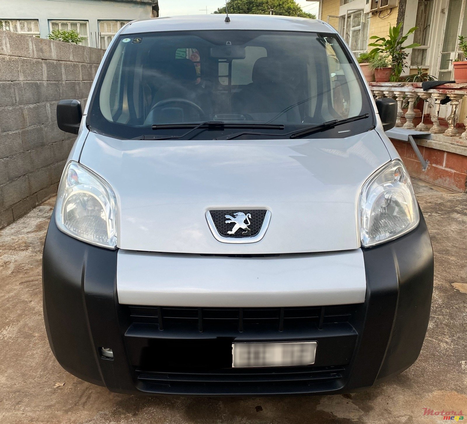 2012' Peugeot Bipper Goods Vehicle photo #1