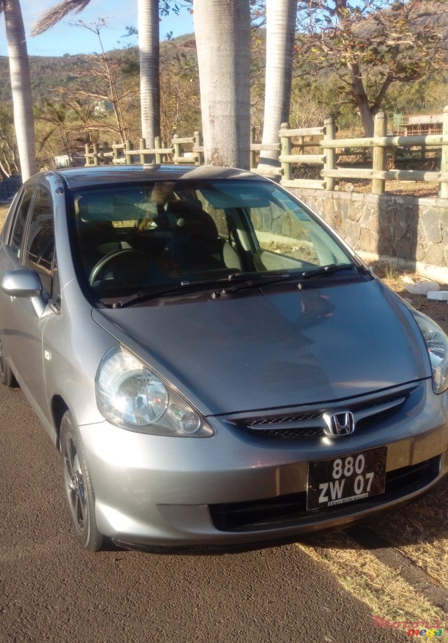 2007' Honda Fit photo #2