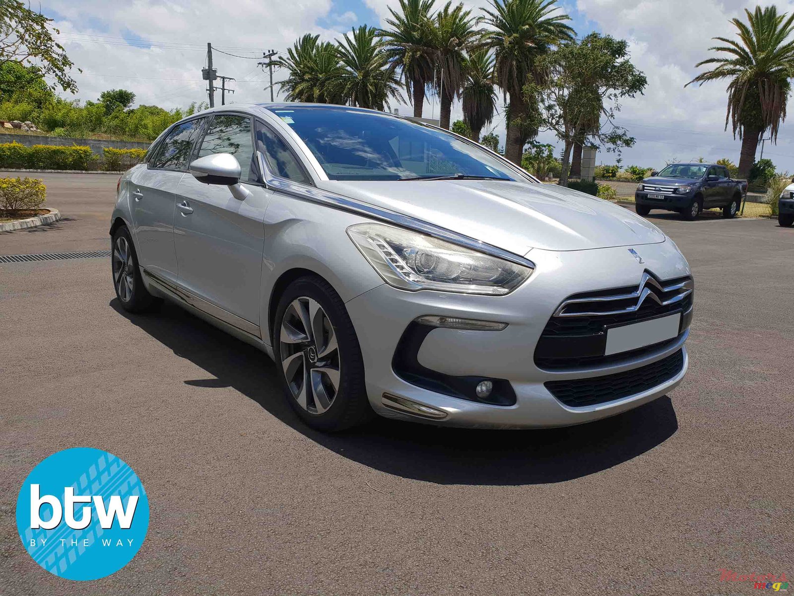 2014' Citroen DS 5 photo #1